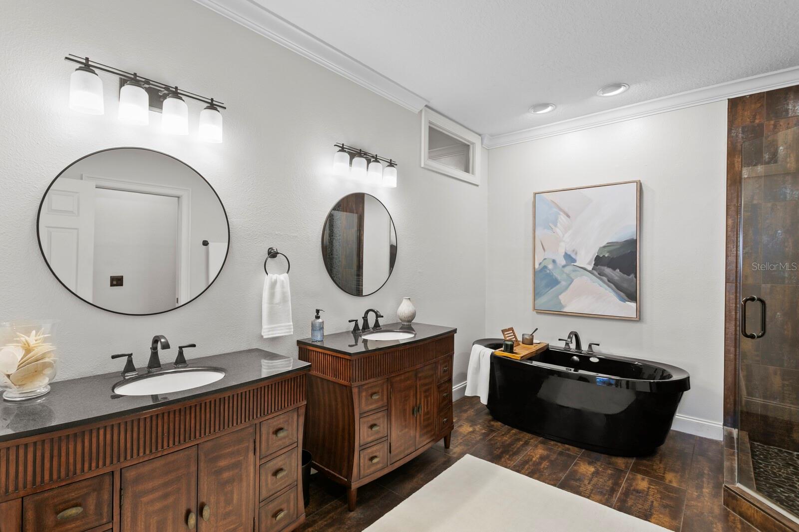 ISLAND ESTATES - DOLPHINS LANDING - Residential