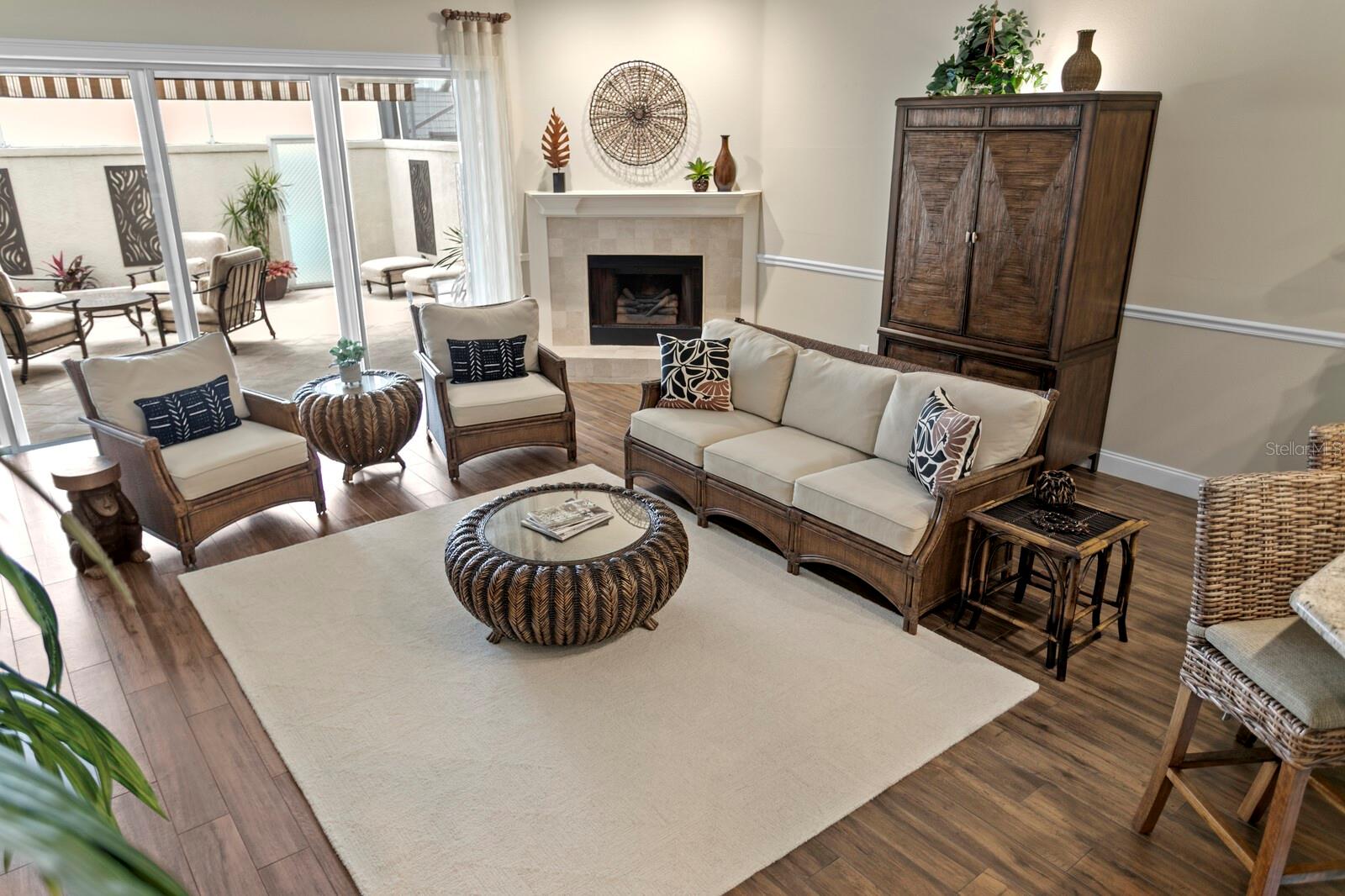 ISLAND ESTATES - DOLPHINS LANDING - Residential