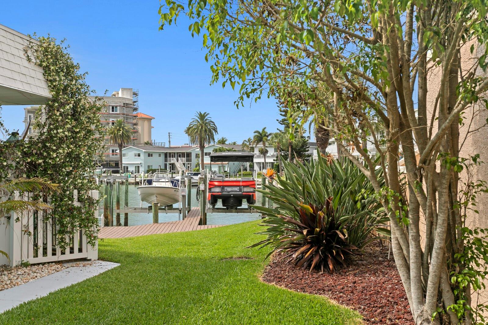 ISLAND ESTATES - DOLPHINS LANDING - Residential