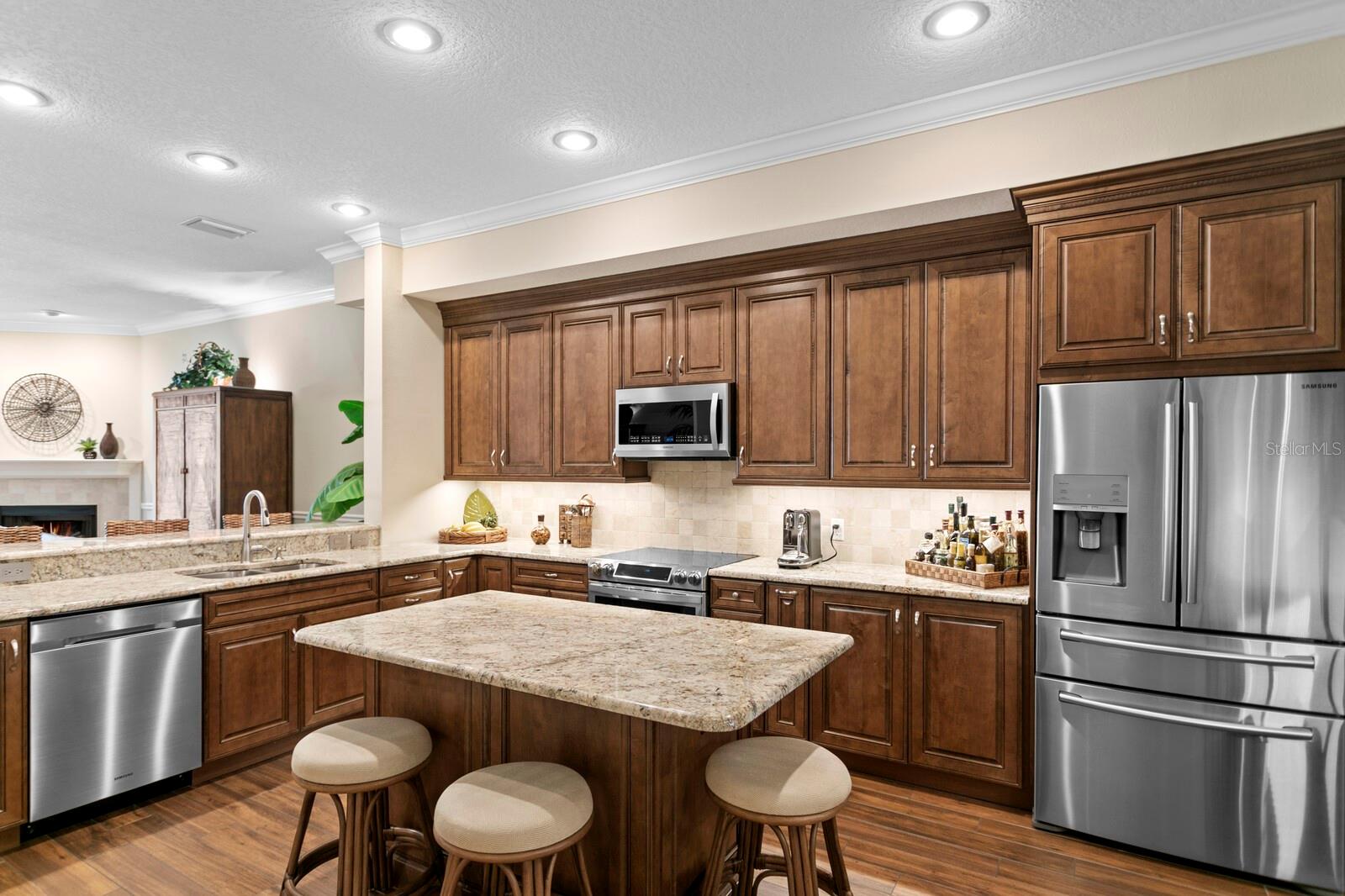 ISLAND ESTATES - DOLPHINS LANDING - Residential