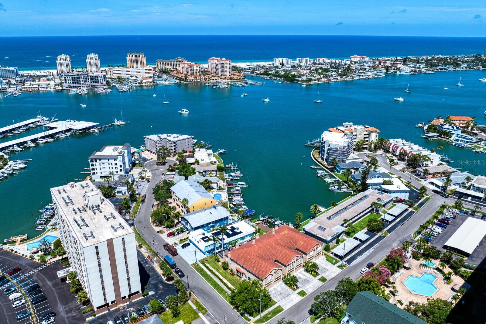 ISLAND ESTATES - DOLPHINS LANDING - Residential