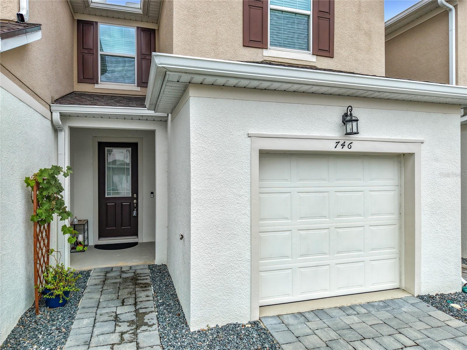 746 SPRING PALMS LOOP