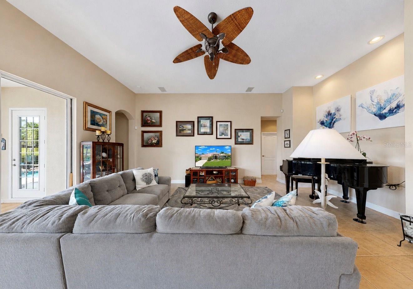 SUN CITY CENTER UNIT 262 PH - Residential