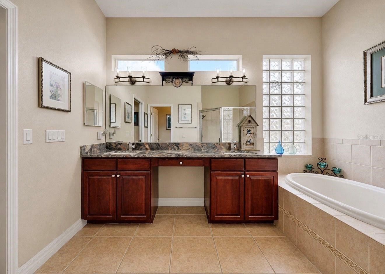 SUN CITY CENTER UNIT 262 PH - Residential