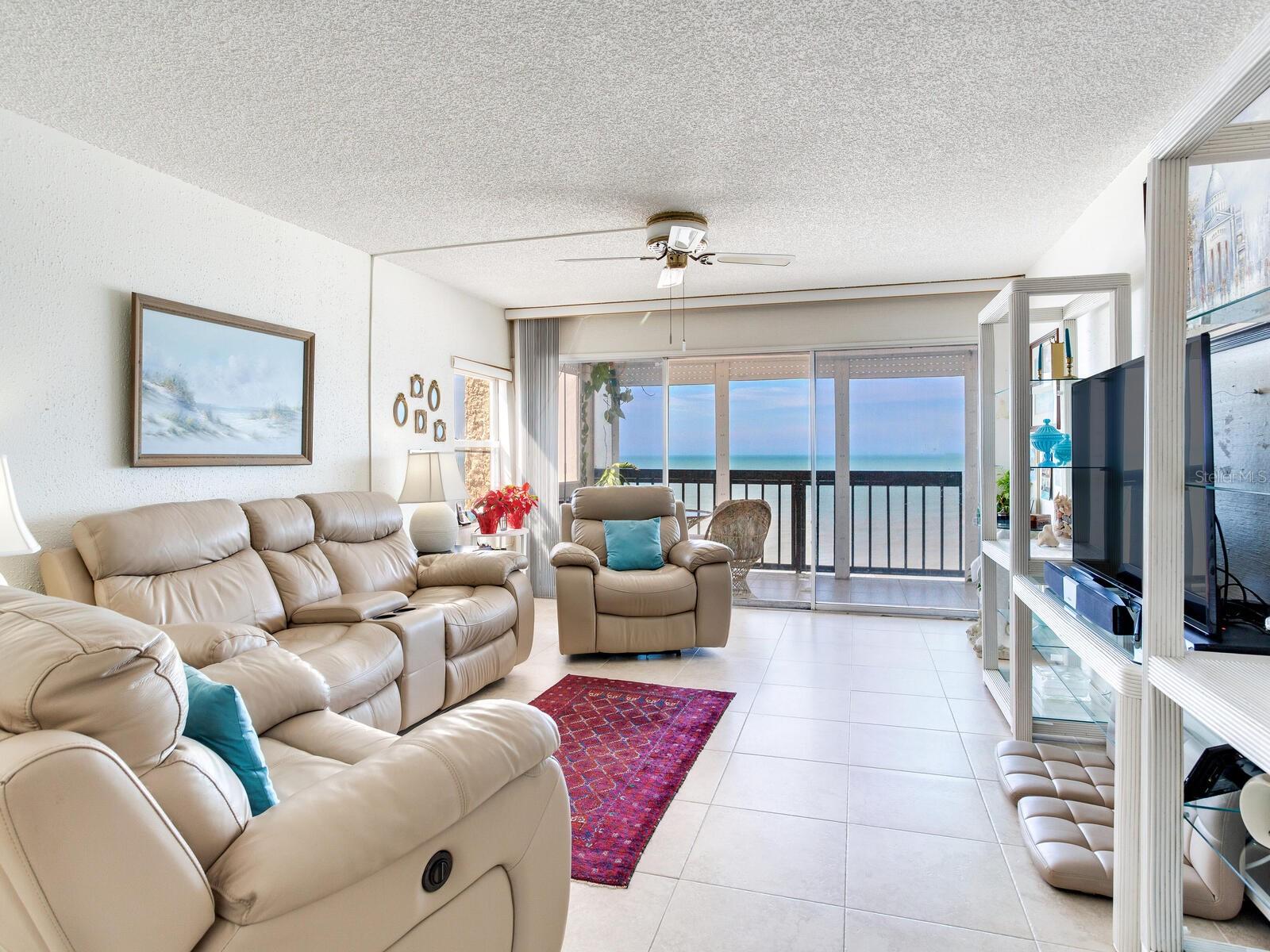 TAHITIAN TOWERS CONDO - Residential