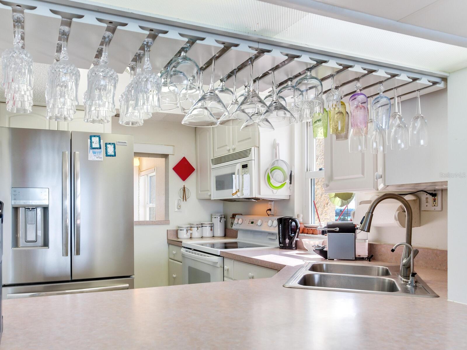 TAHITIAN TOWERS CONDO - Residential