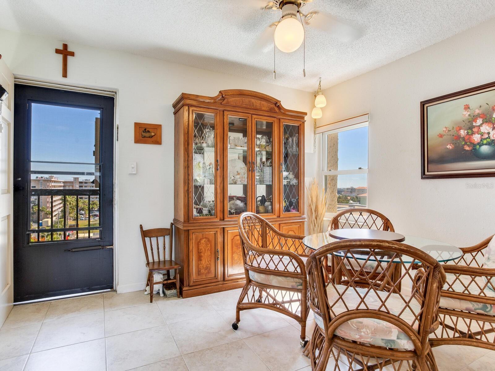 TAHITIAN TOWERS CONDO - Residential