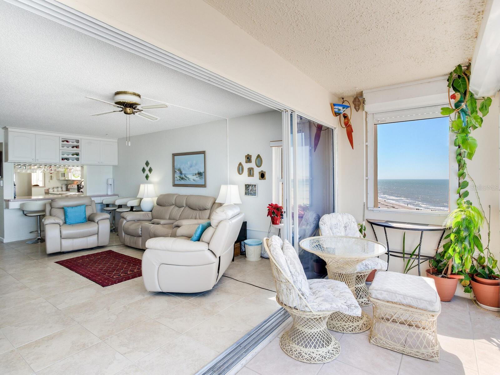 TAHITIAN TOWERS CONDO - Residential