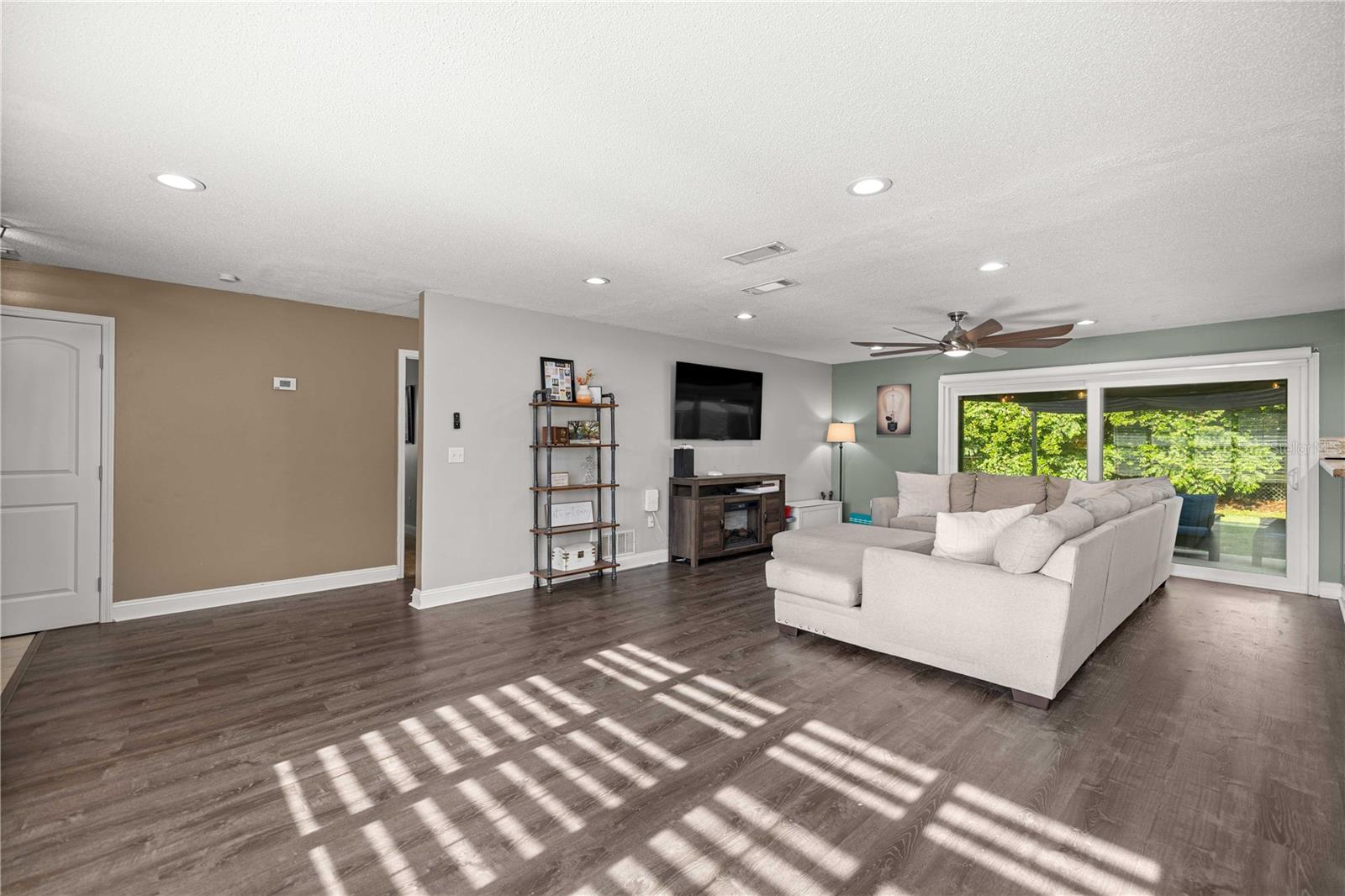 PINE RIDGE ESTATE - Residential