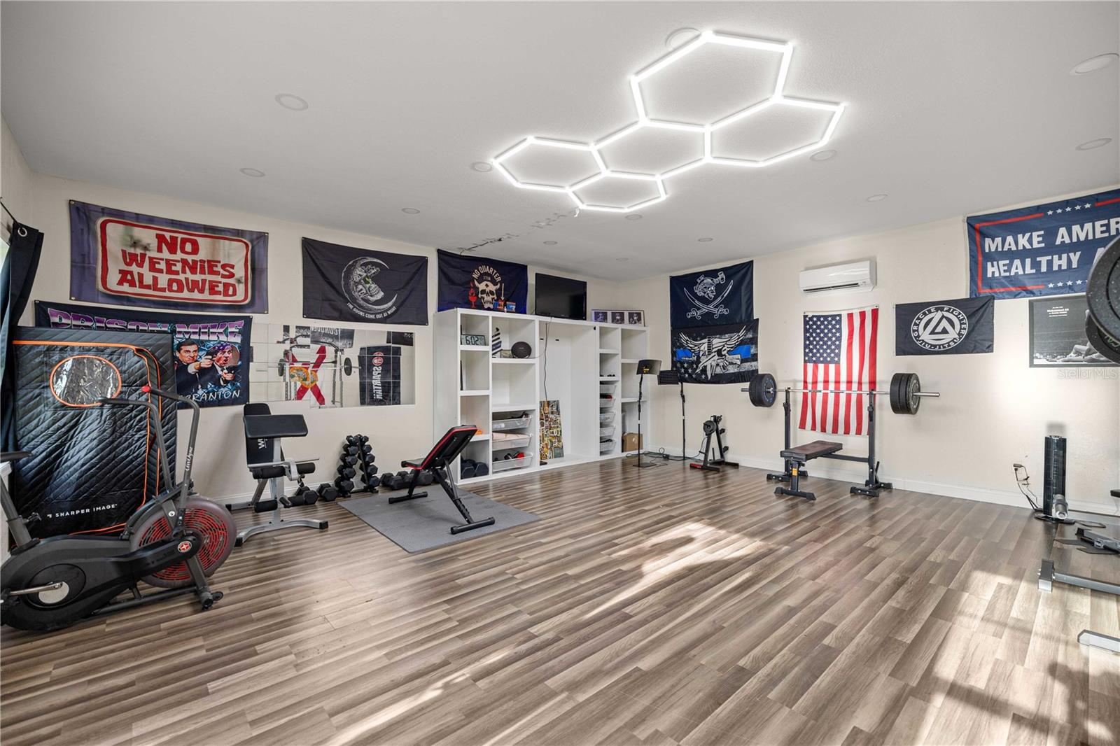 PINE RIDGE ESTATE - Residential