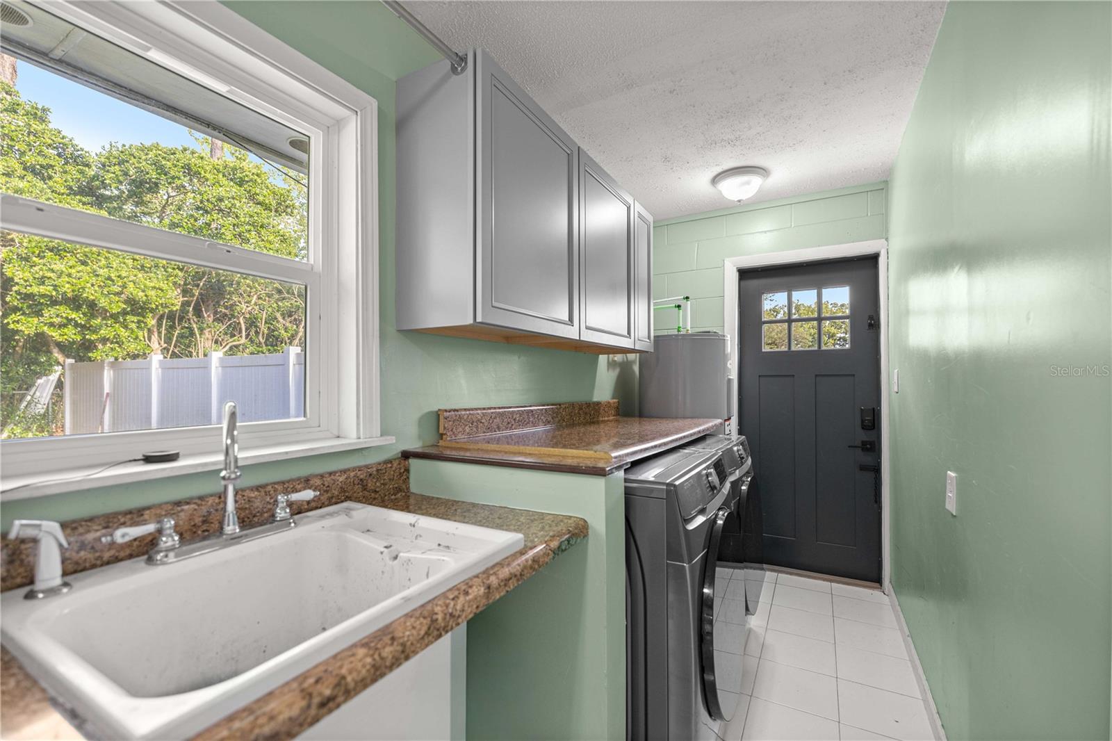 PINE RIDGE ESTATE - Residential