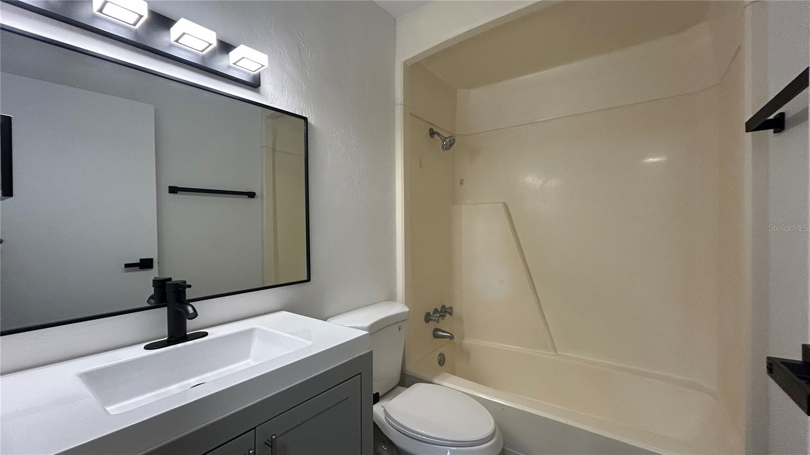 OAKS - Residential Lease