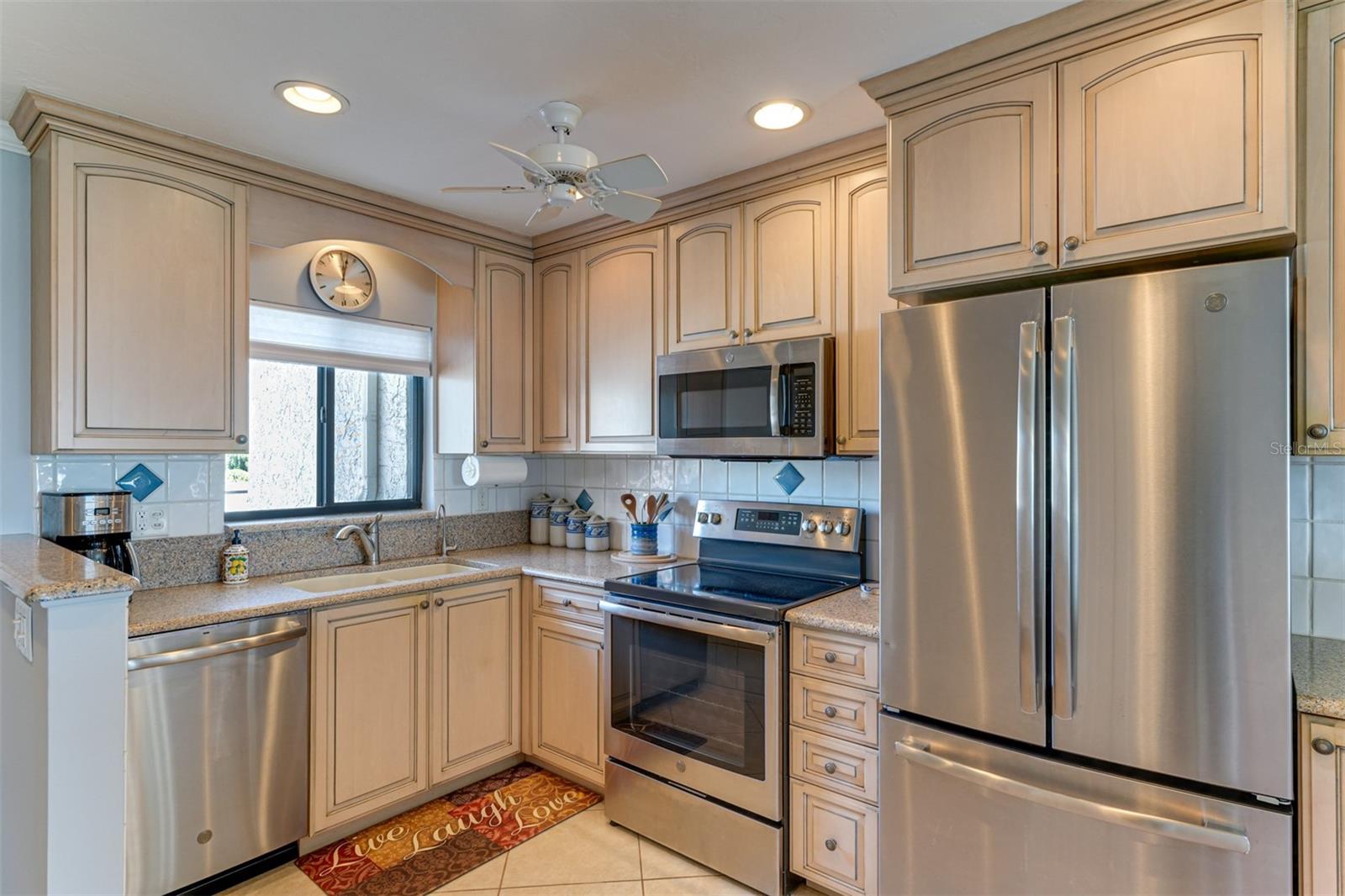 CASTEL DEL MARE - Residential Lease