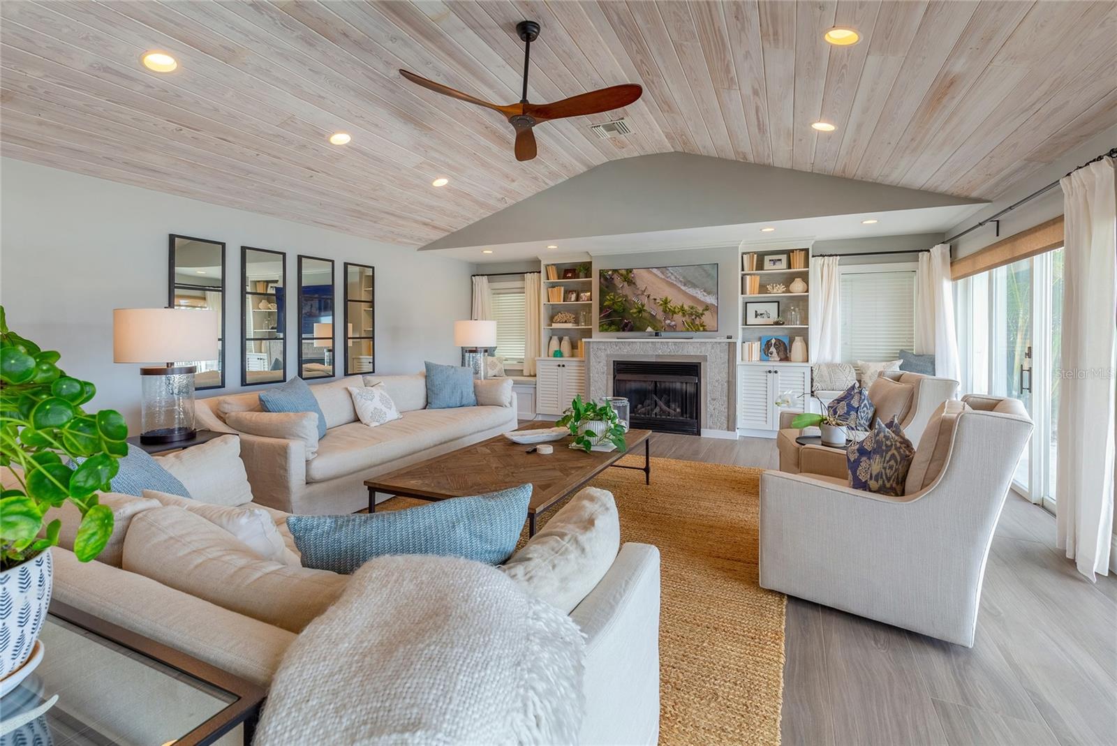 BEL-HARBOR - Residential