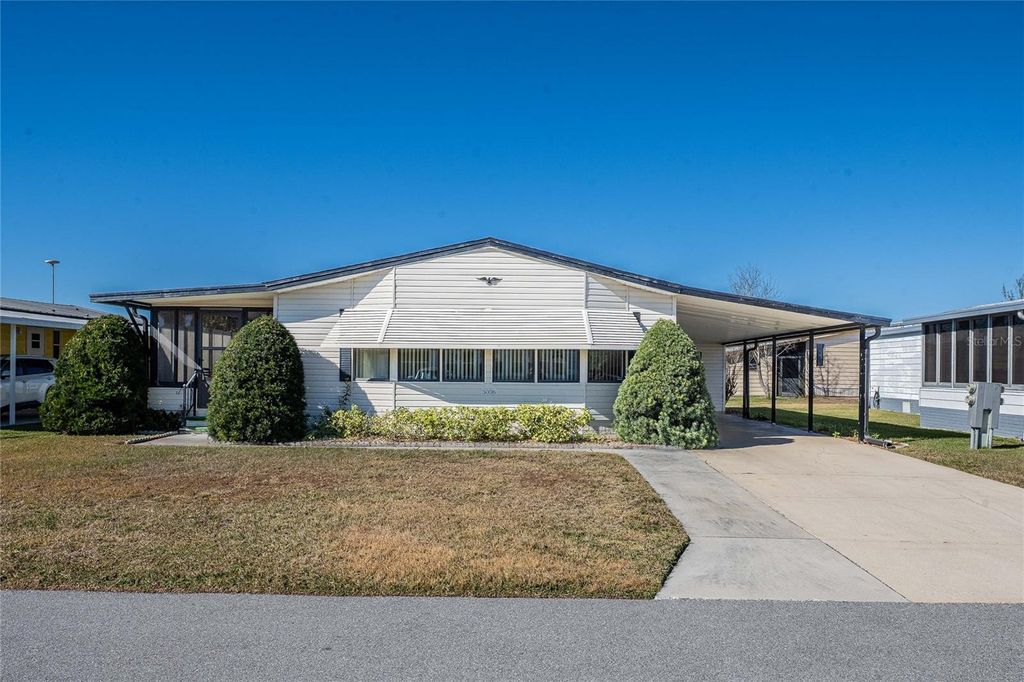 Photo of 5006 Fox Cliff Dr, Lakeland, FL 33810 (MLS # L4958671)