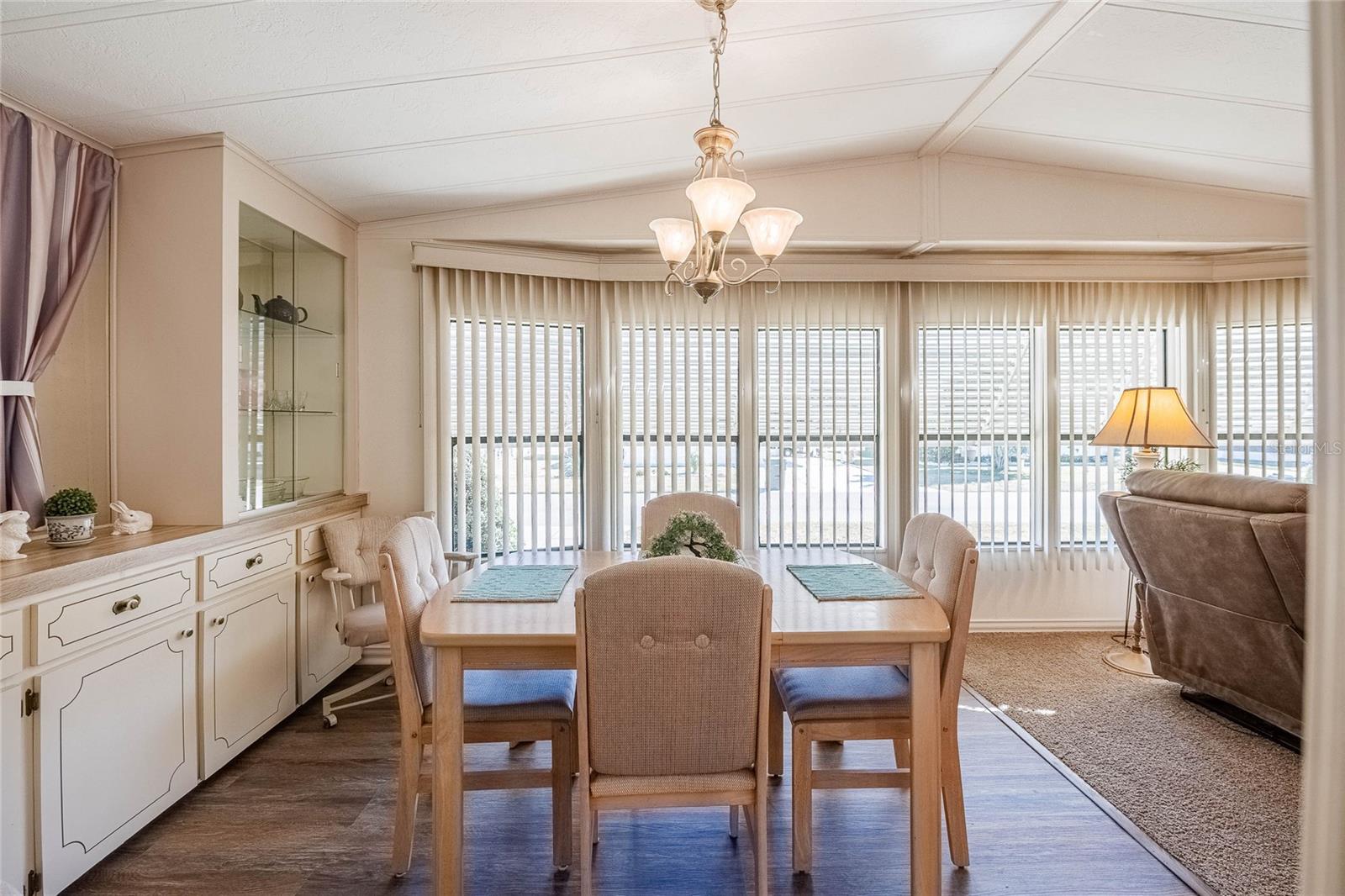 FOXWOOD LAKE ESTATES PH 01 - Residential