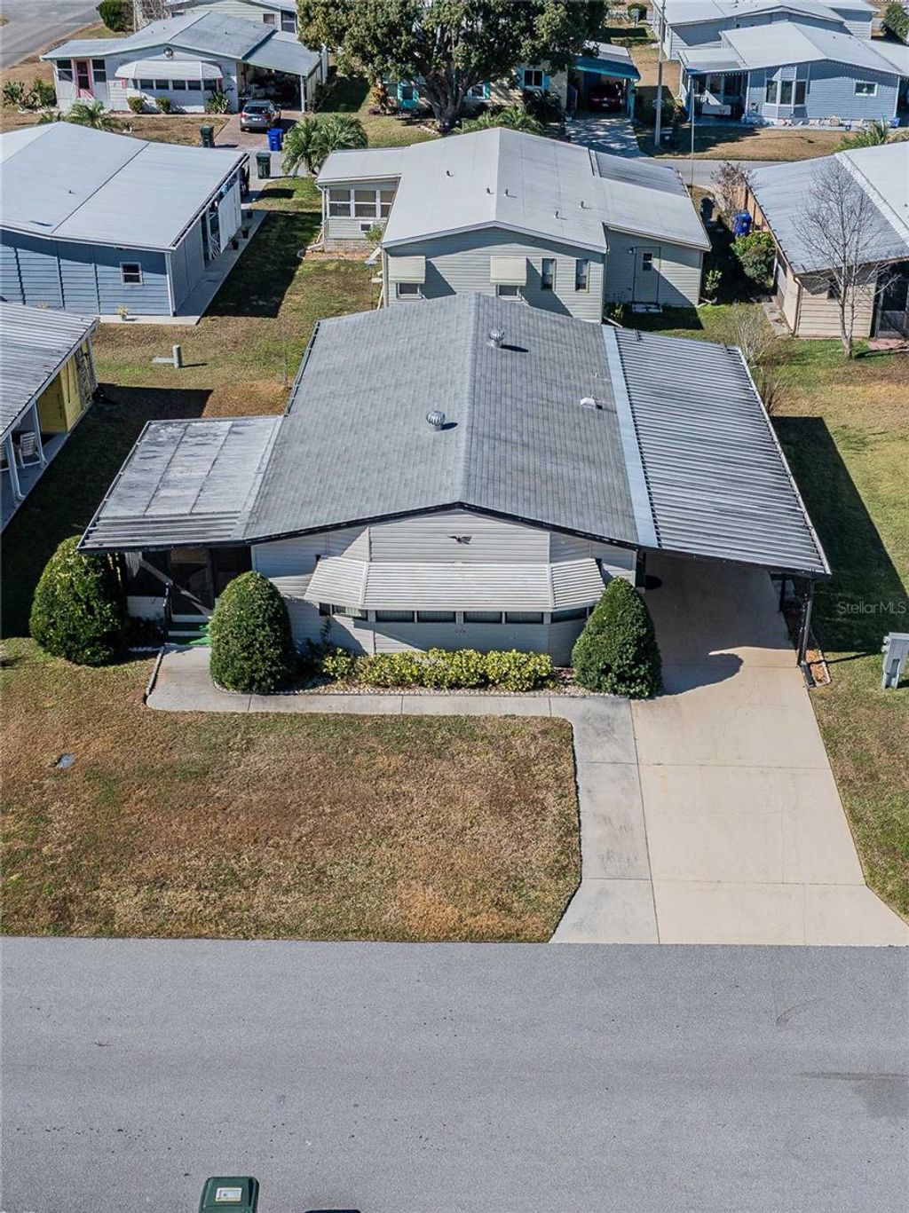 Photo of 5006 Fox Cliff Dr, Lakeland, FL 33810 (MLS # L4958671)