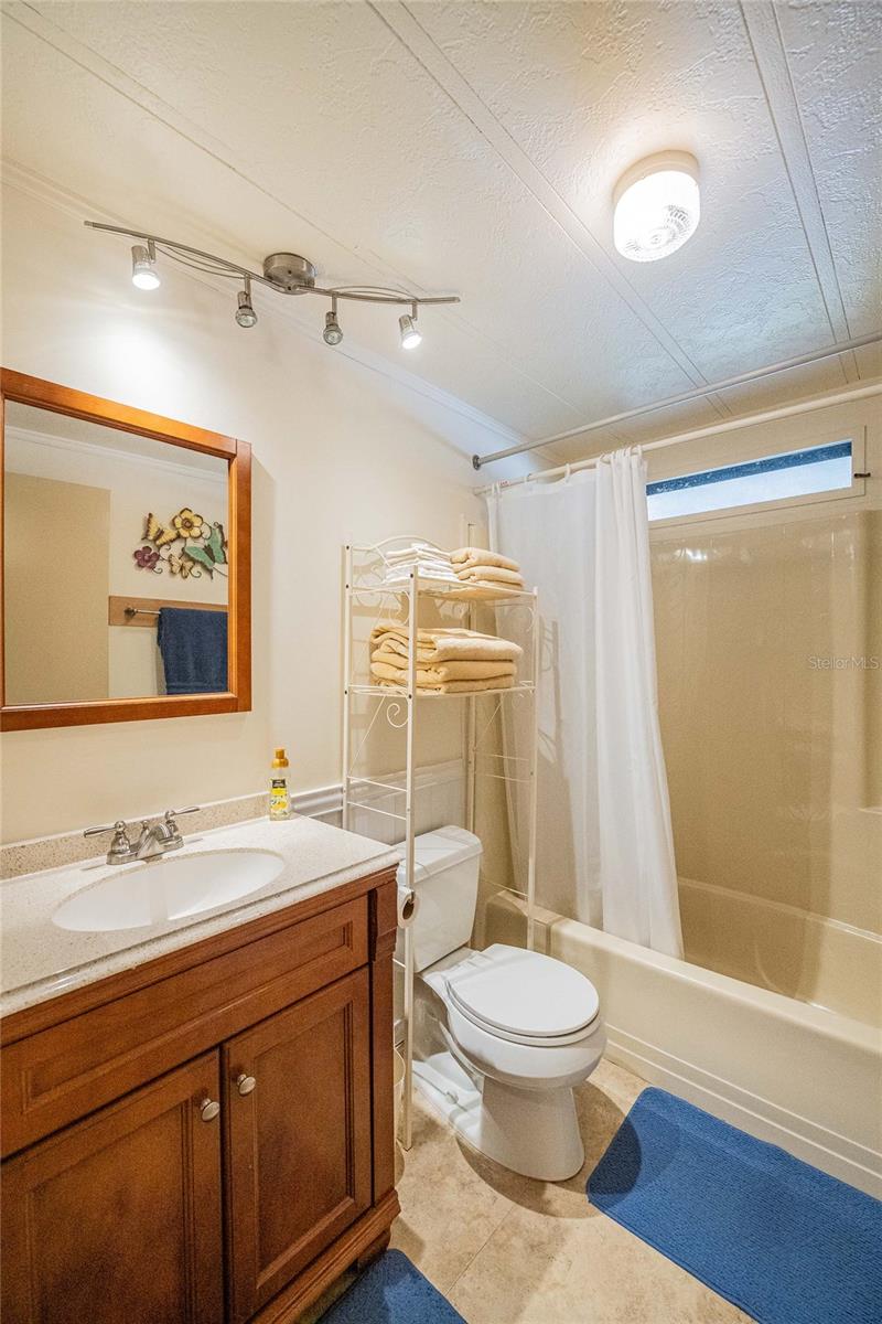 FOXWOOD LAKE ESTATES PH 01 - Residential