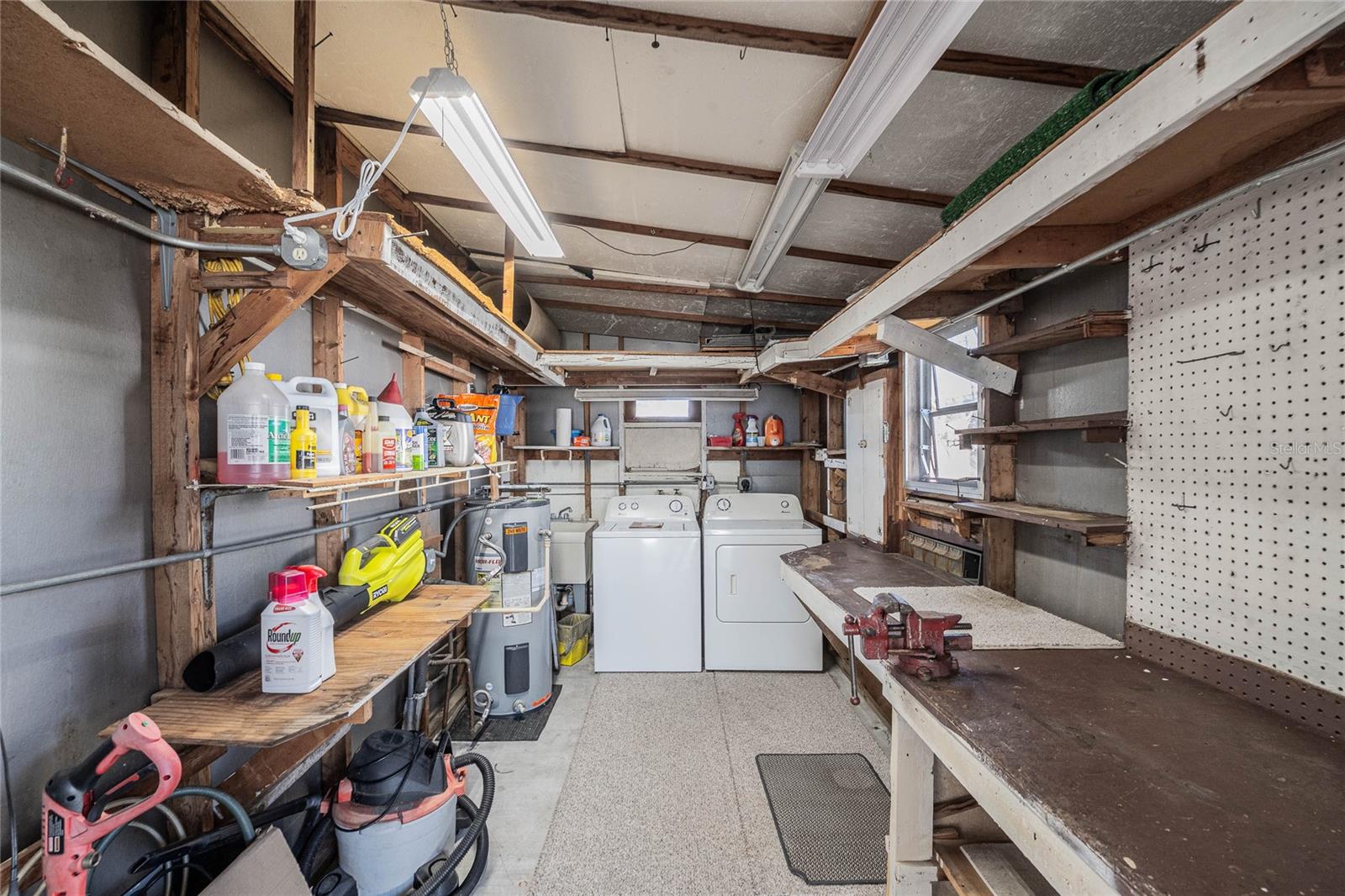 FOXWOOD LAKE ESTATES PH 01 - Residential