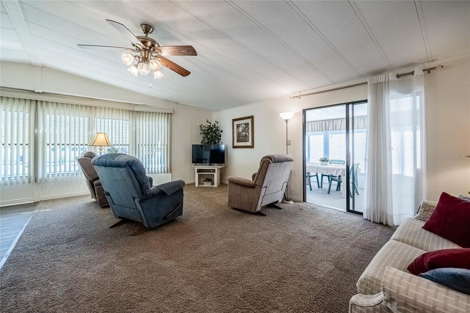 FOXWOOD LAKE ESTATES PH 01 - Residential