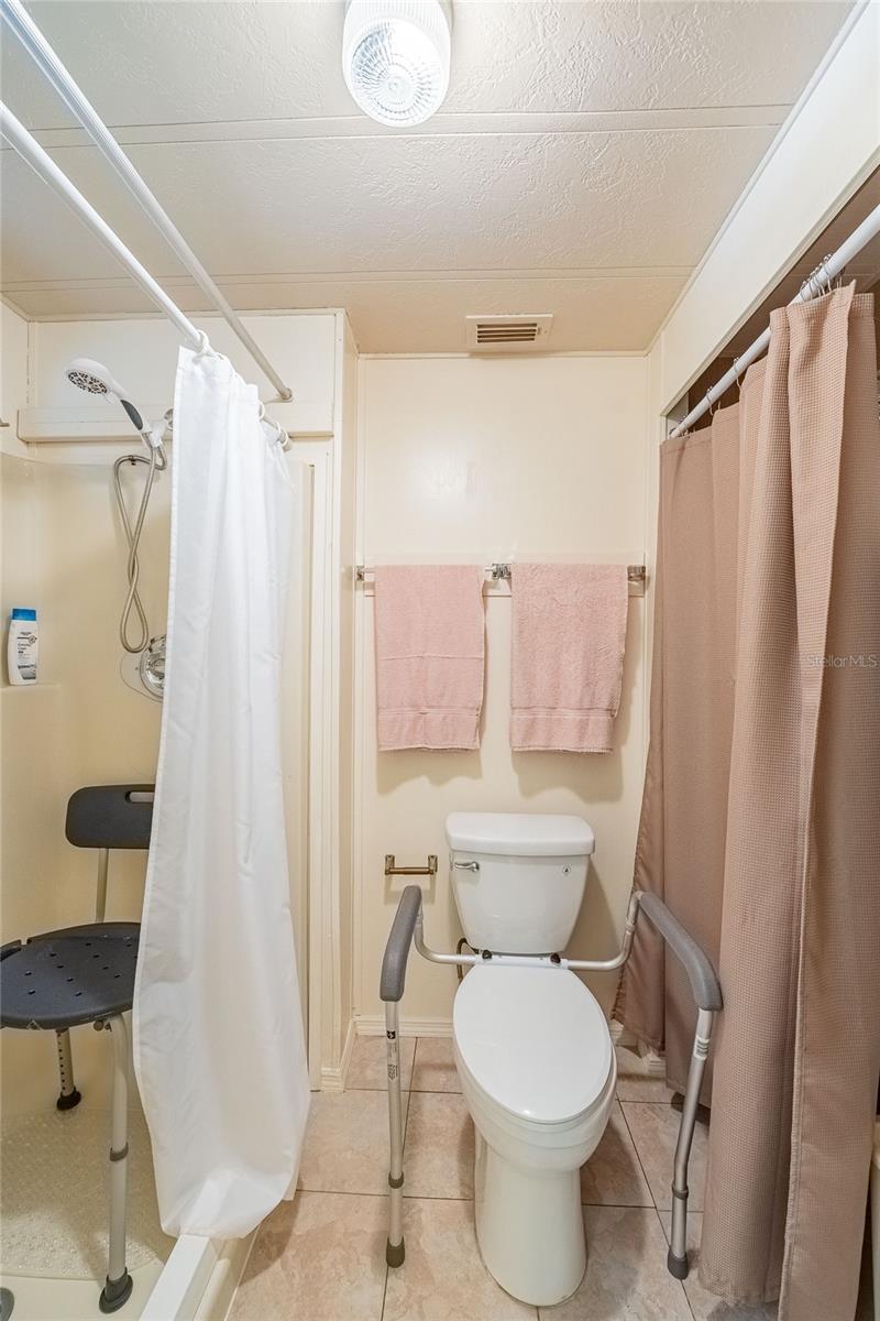 FOXWOOD LAKE ESTATES PH 01 - Residential