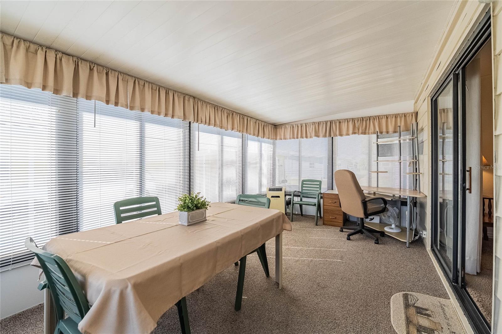 FOXWOOD LAKE ESTATES PH 01 - Residential