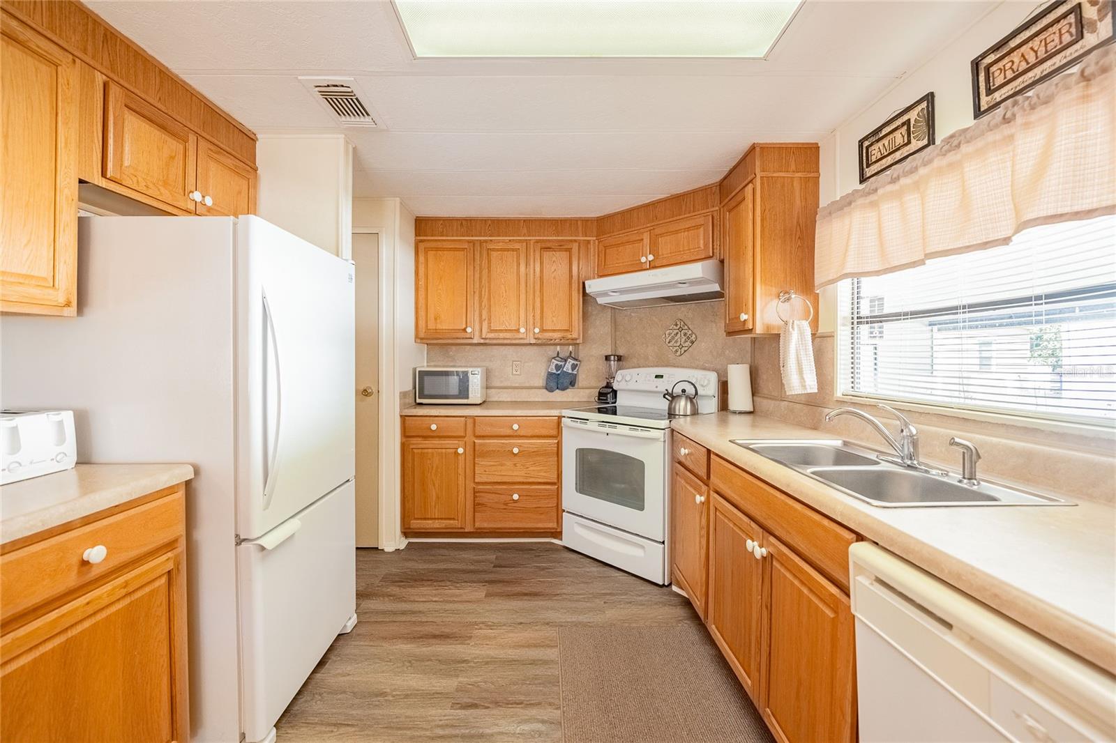 FOXWOOD LAKE ESTATES PH 01 - Residential