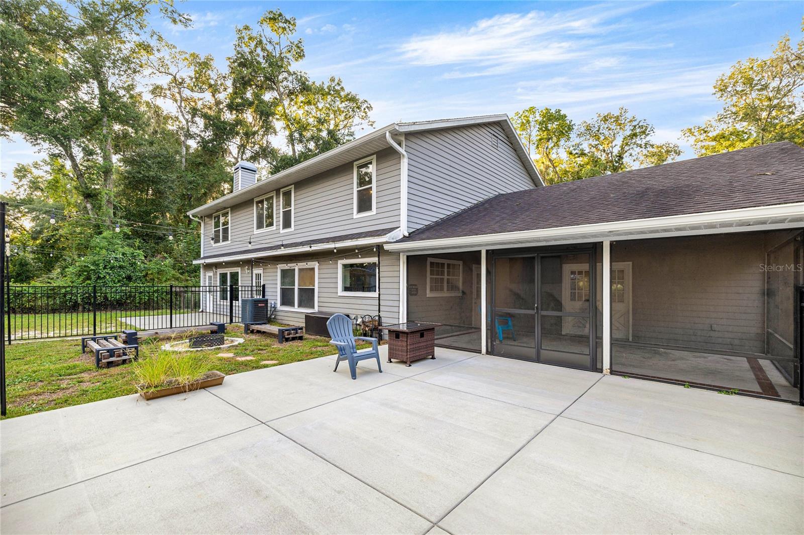 REDDING CIRCLE - Residential