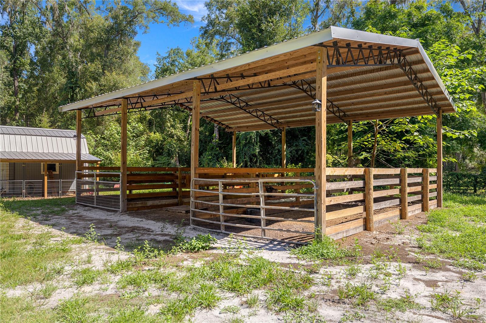 REDDING CIRCLE - Residential