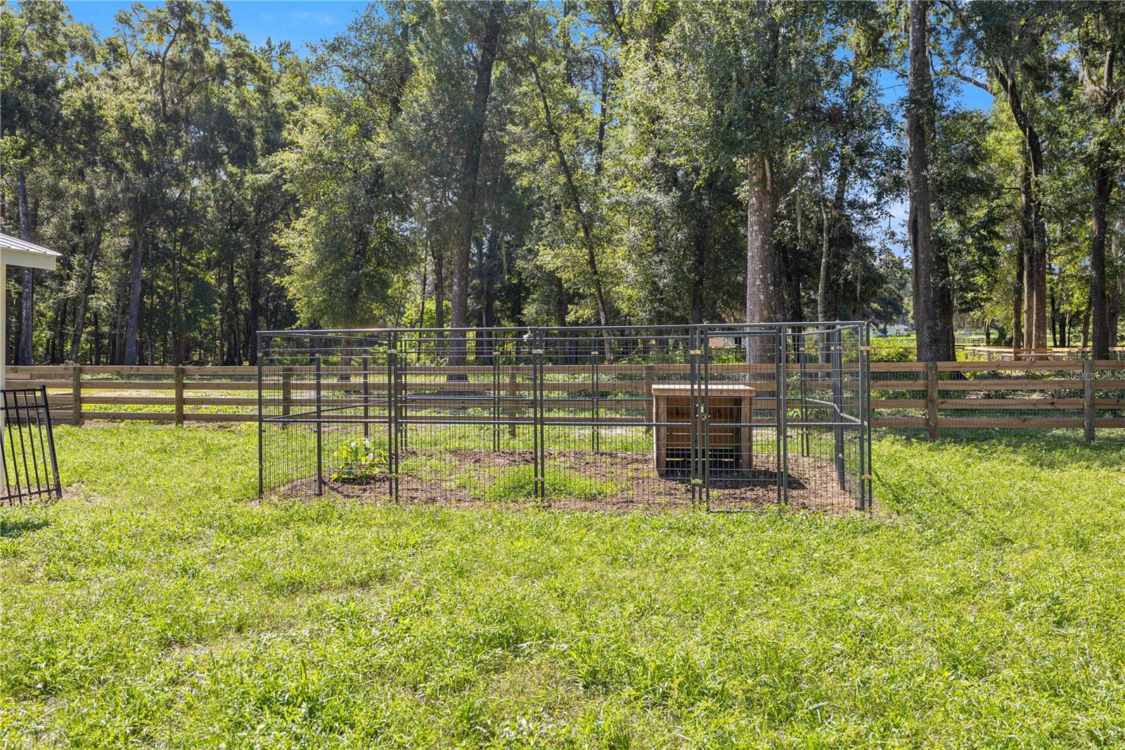 REDDING CIRCLE - Residential