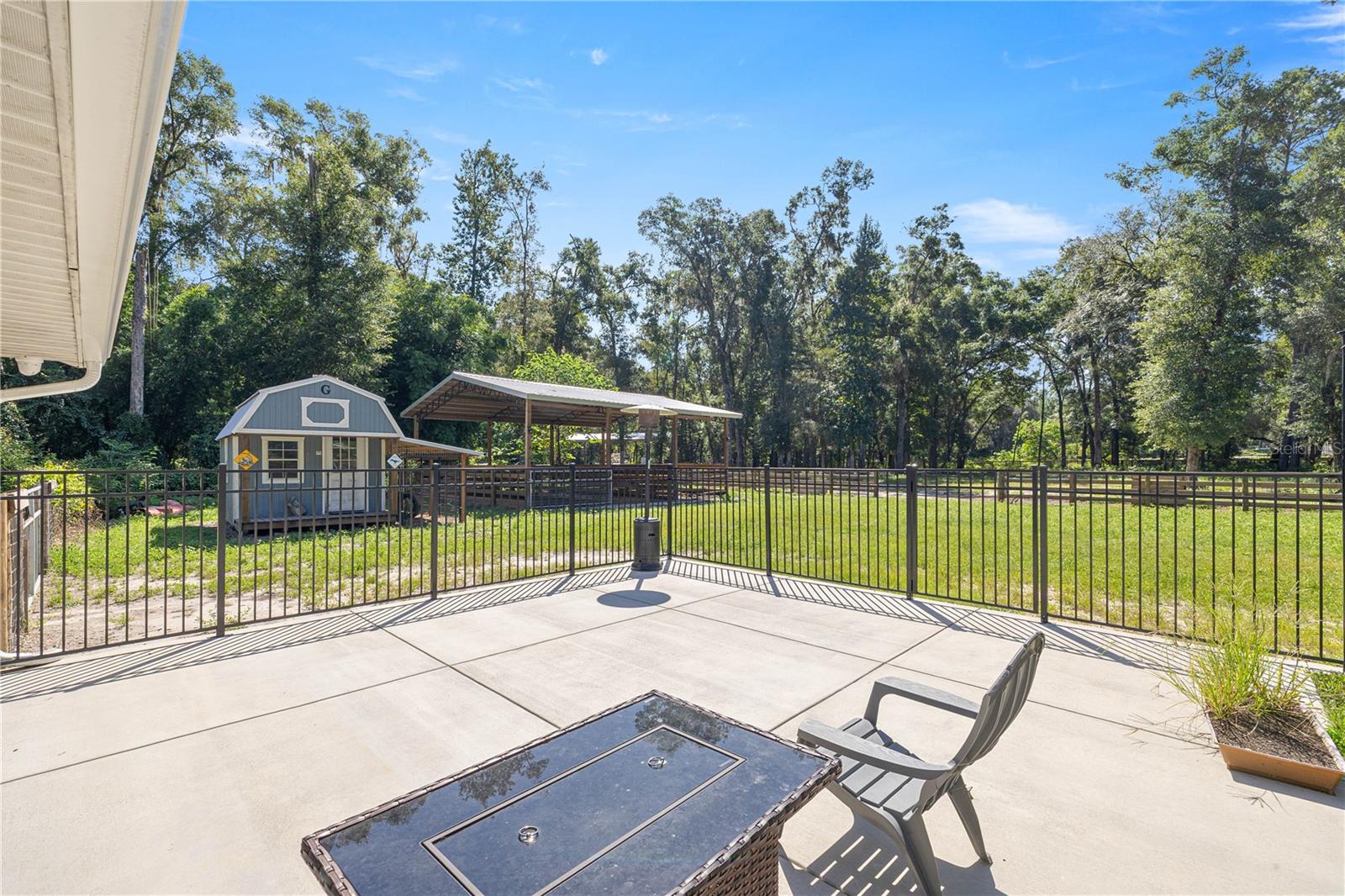 REDDING CIRCLE - Residential