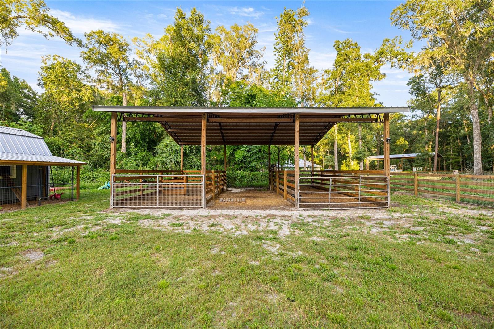 REDDING CIRCLE - Residential