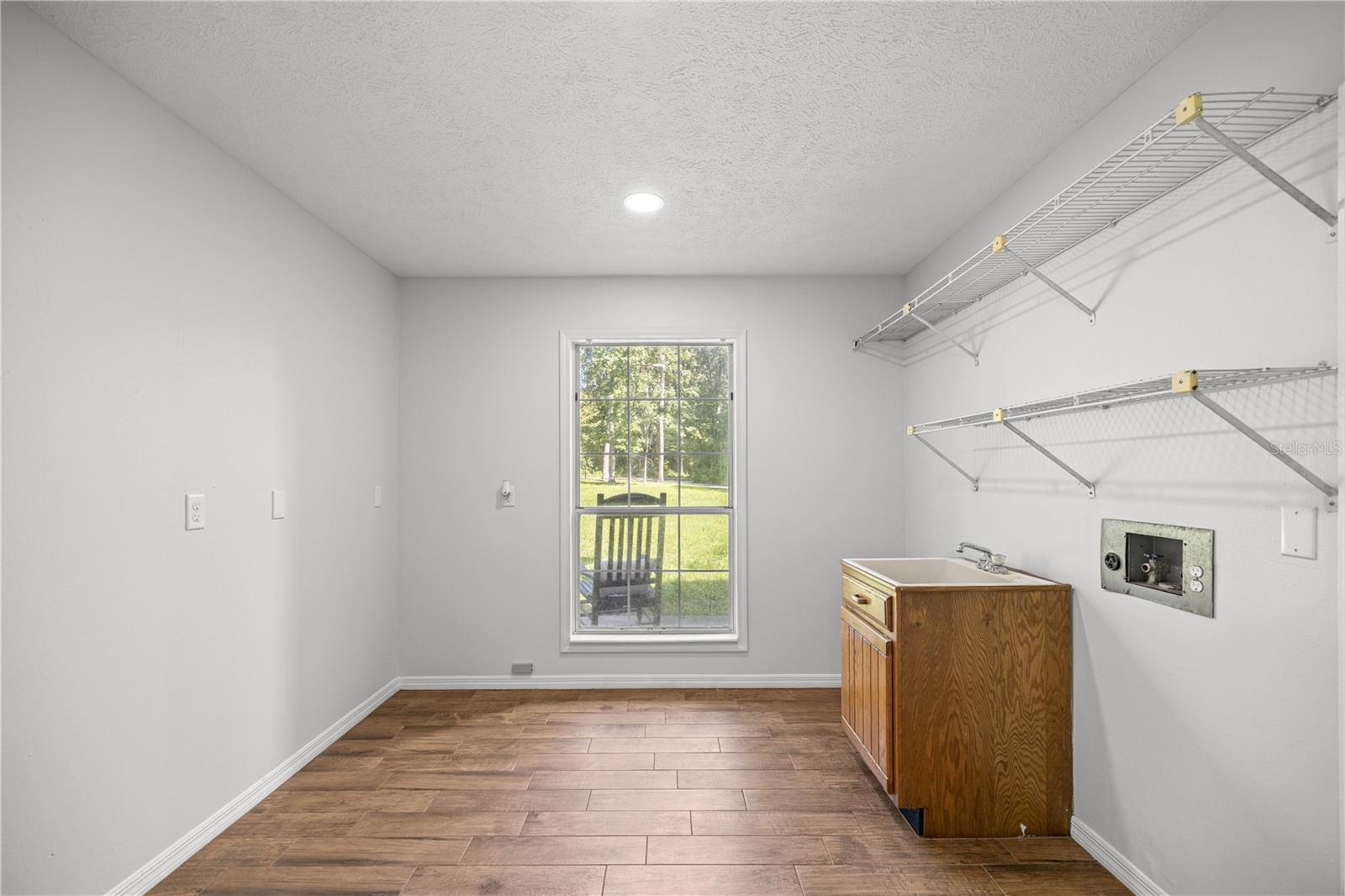 REDDING CIRCLE - Residential