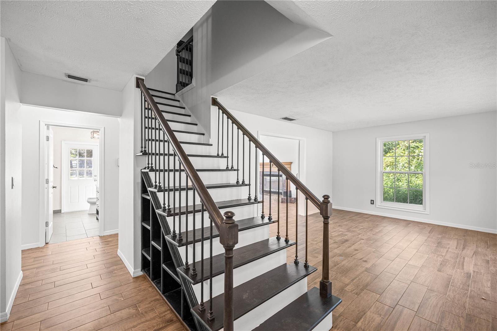 REDDING CIRCLE - Residential