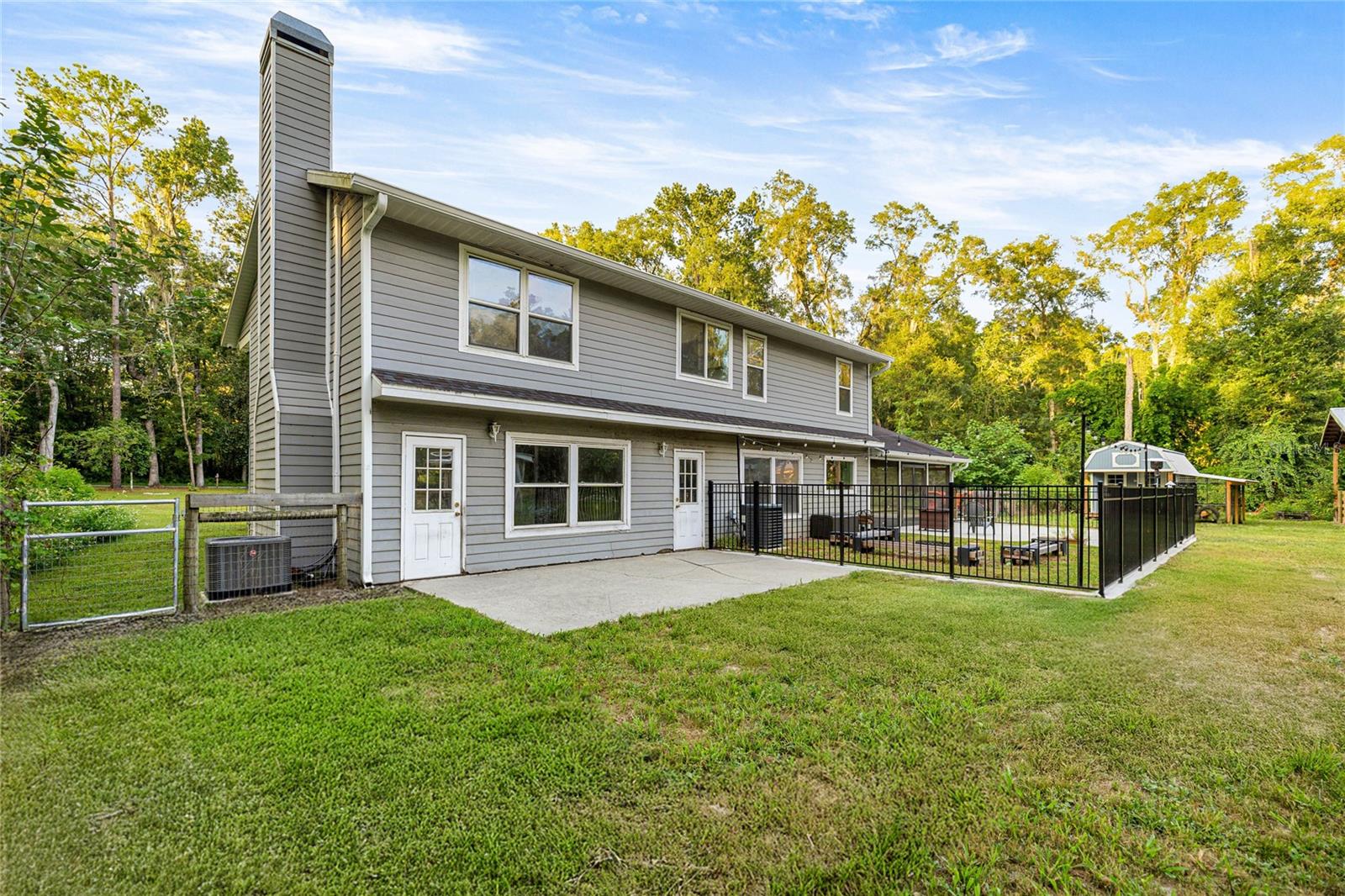 REDDING CIRCLE - Residential