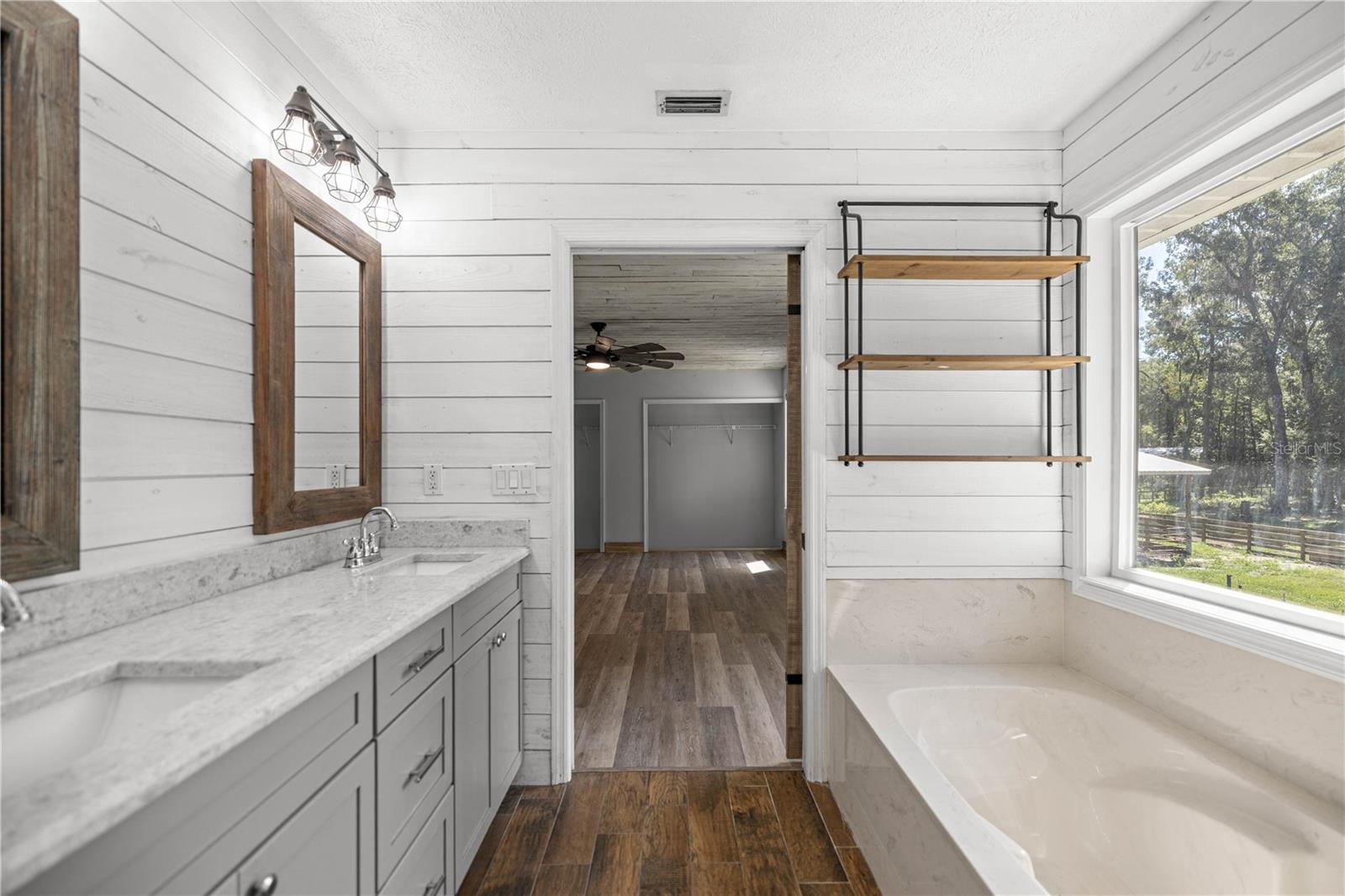 REDDING CIRCLE - Residential