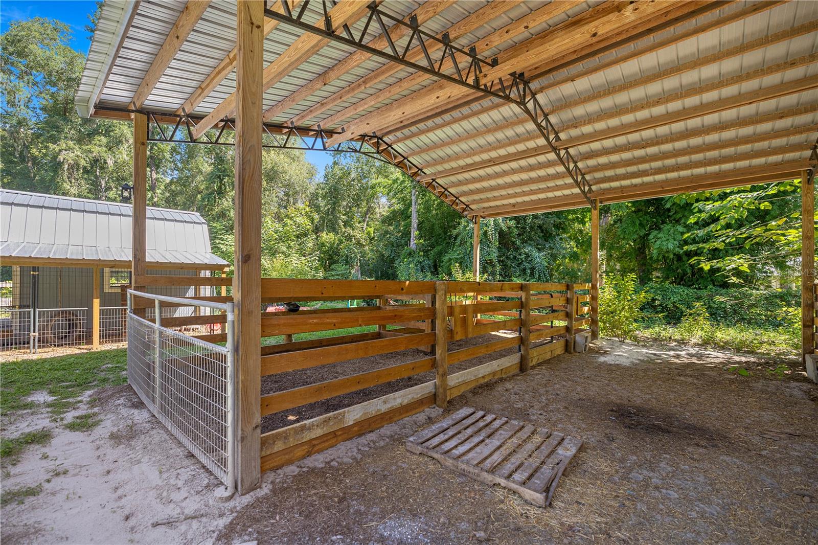REDDING CIRCLE - Residential