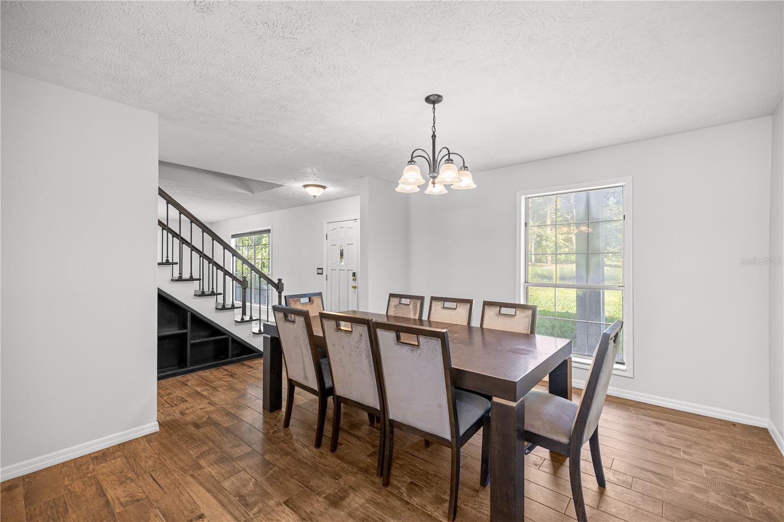 REDDING CIRCLE - Residential