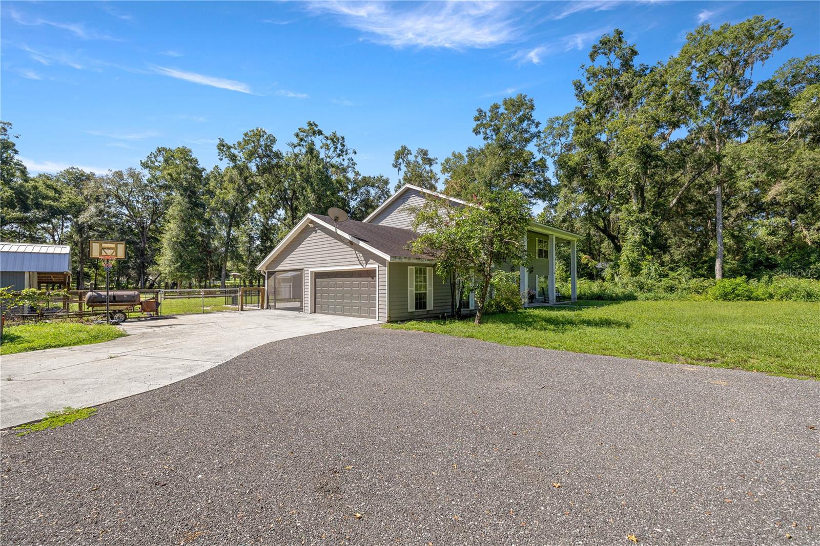REDDING CIRCLE - Residential