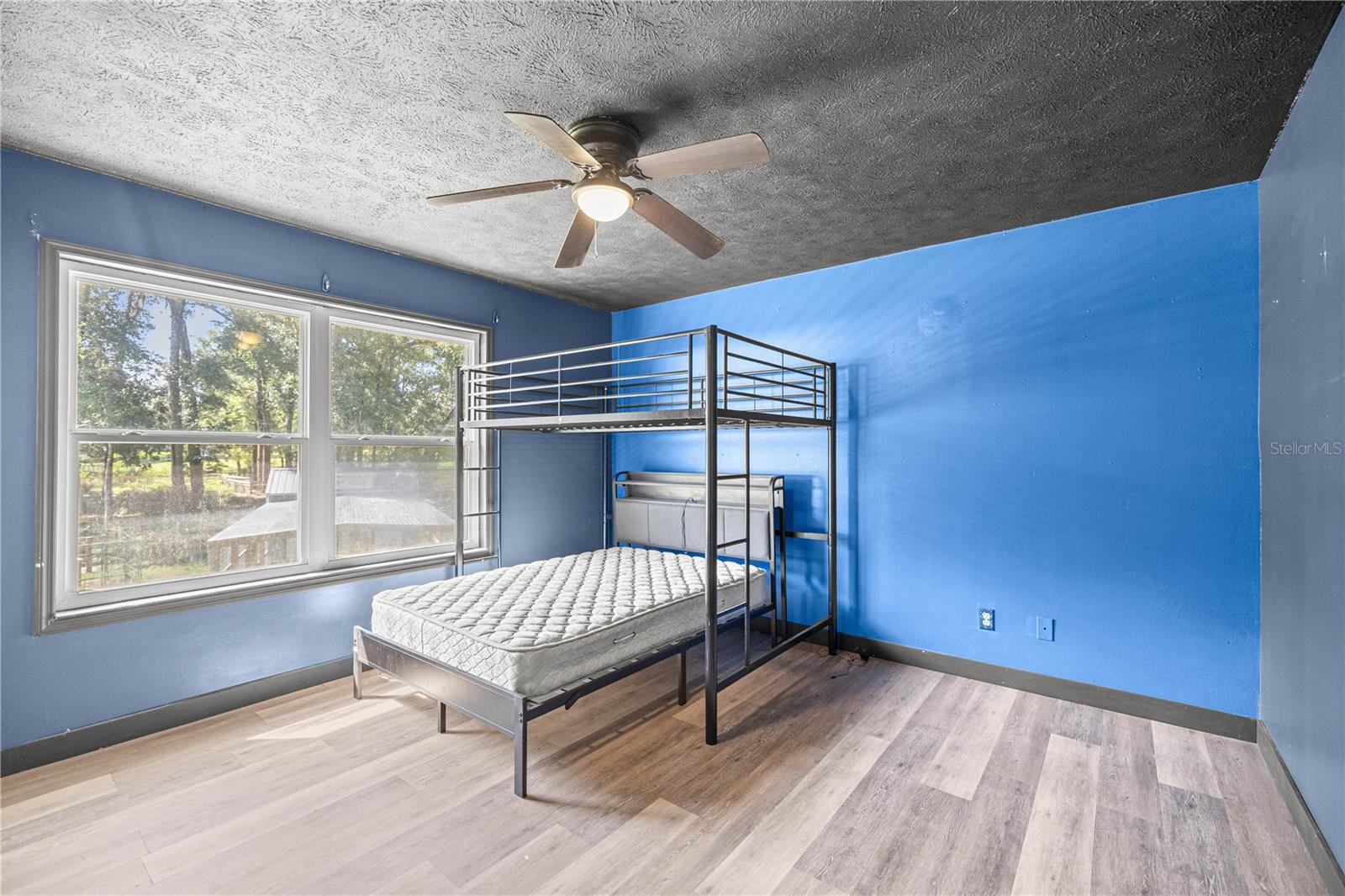REDDING CIRCLE - Residential