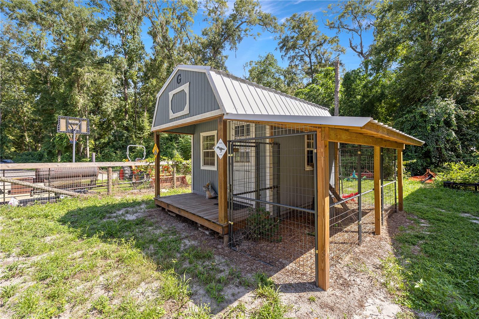 REDDING CIRCLE - Residential