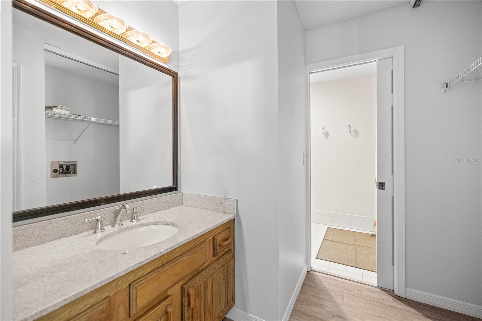 REDDING CIRCLE - Residential