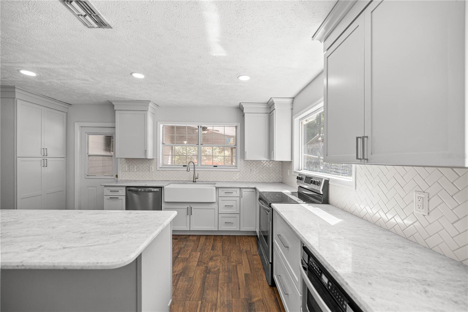 REDDING CIRCLE - Residential