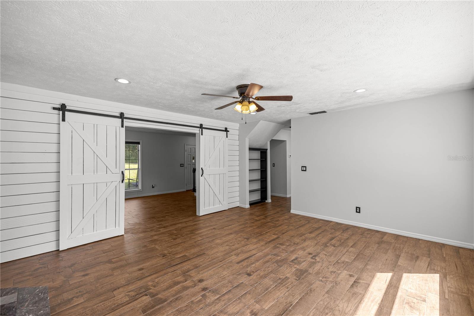 REDDING CIRCLE - Residential