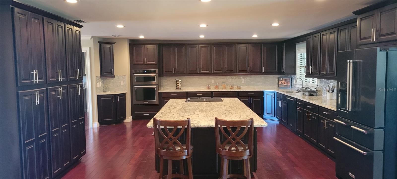 LAKE POINT SOUTH - Residential