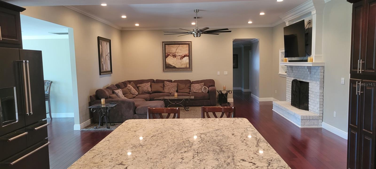 LAKE POINT SOUTH - Residential