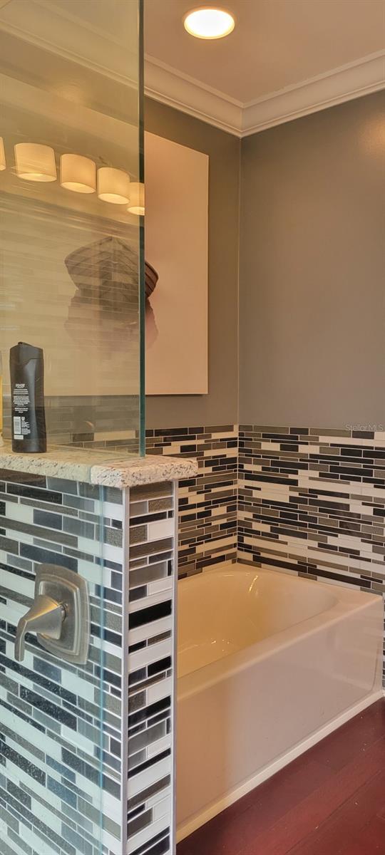 LAKE POINT SOUTH - Residential