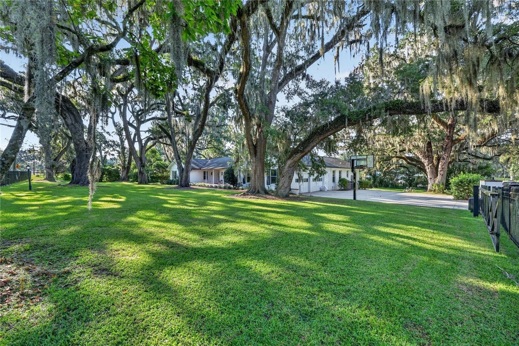 Photo of 1311 SE 17th Avenue, Ocala, FL 34471 (MLS # OM728843)