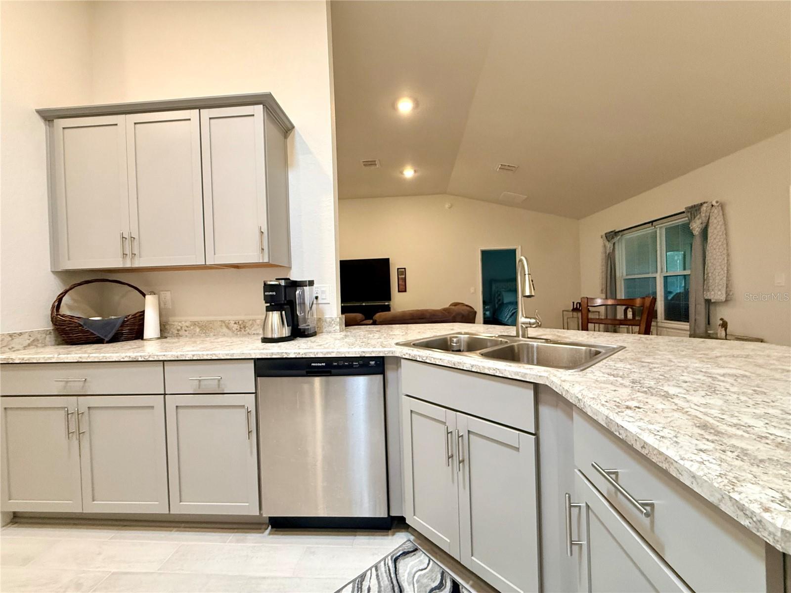 KINGSLAND COUNTRY ESTATE - Residential