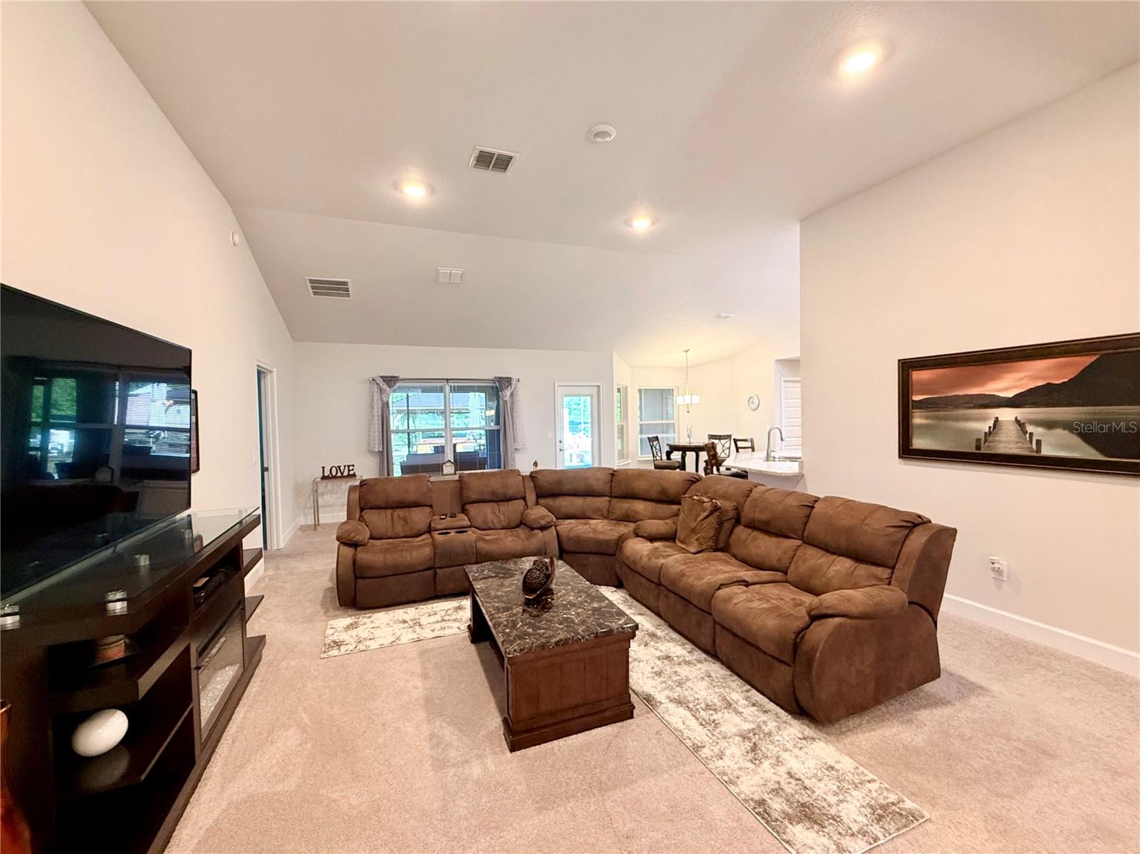 KINGSLAND COUNTRY ESTATE - Residential